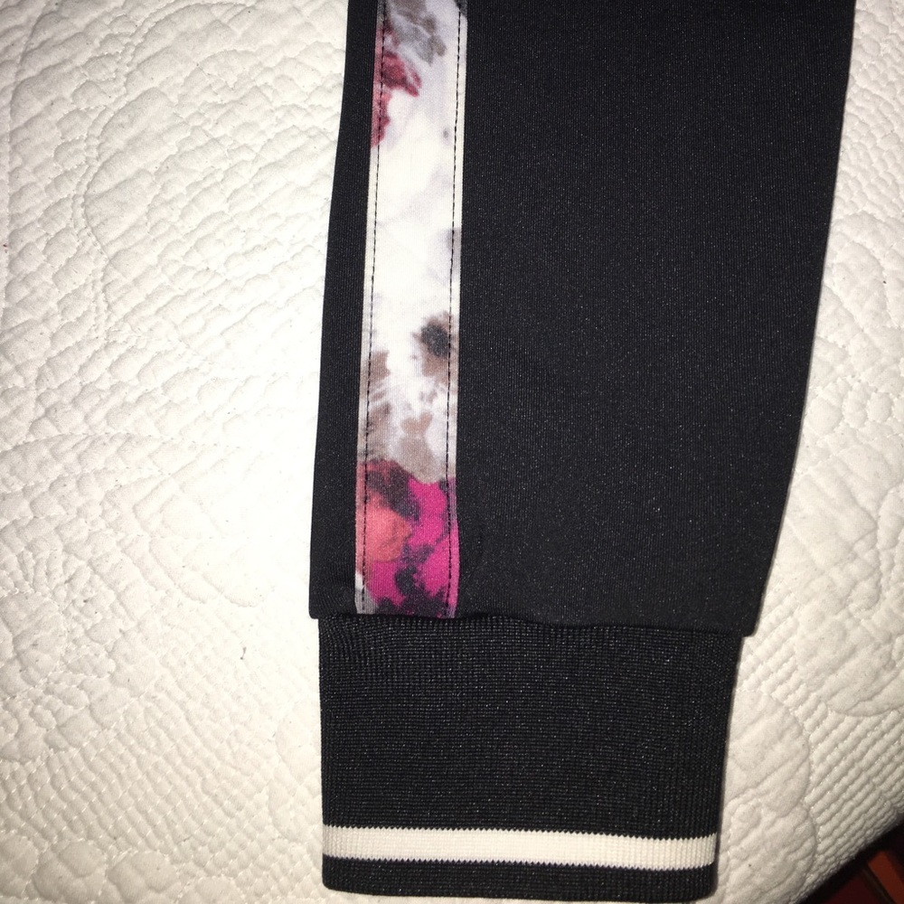 zip up jacket - Picture 2 of 3